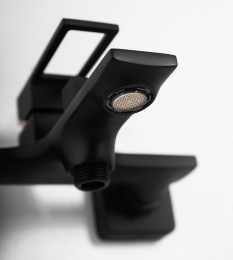 Смеситель для ванны BelBagno Luce LUC-VAS-NERO